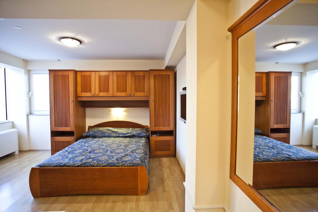 Studio Apartmani Bijeli Delfin بيوغْغاد نا موغو الغرفة الصورة