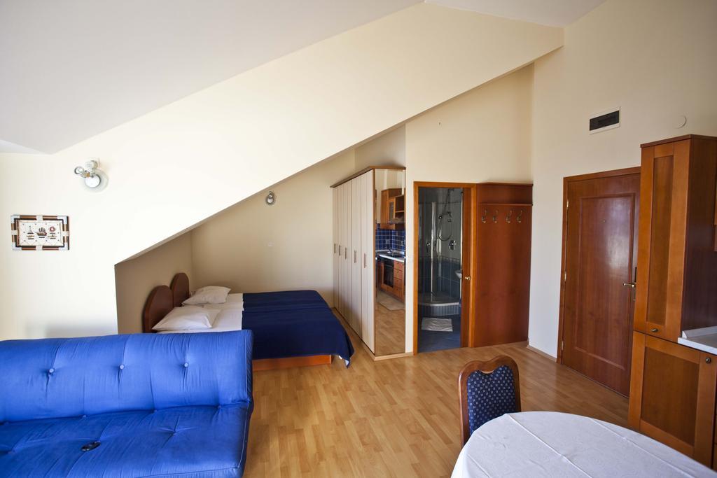 Studio Apartmani Bijeli Delfin بيوغْغاد نا موغو الغرفة الصورة